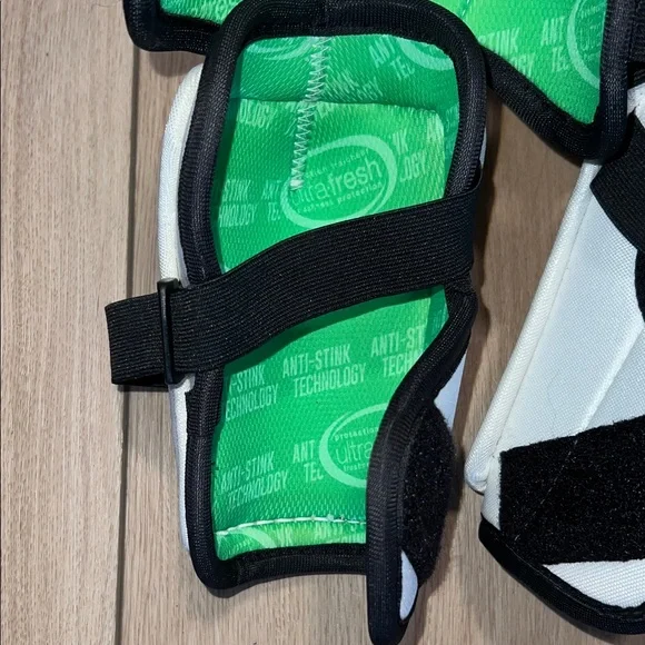 VIC CX2 White and Green Protective Elbow Pads - Picture 12 of 16